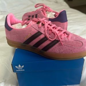 Size 7.5 pink black purple GAZELLE